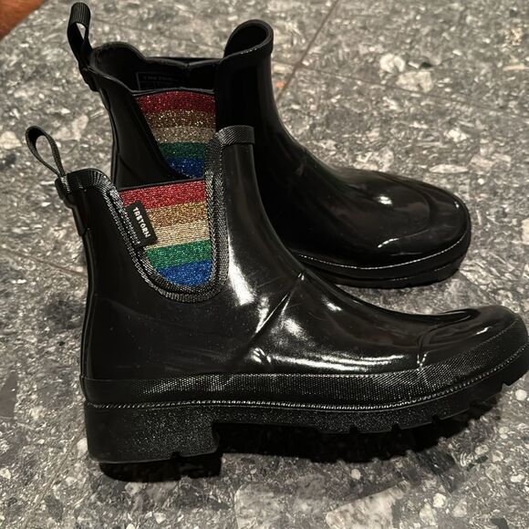 Tretorn Lina 2 black patent waterproof sparkle rainbow rain boots NWOT. Size 7 - Picture 2 of 6